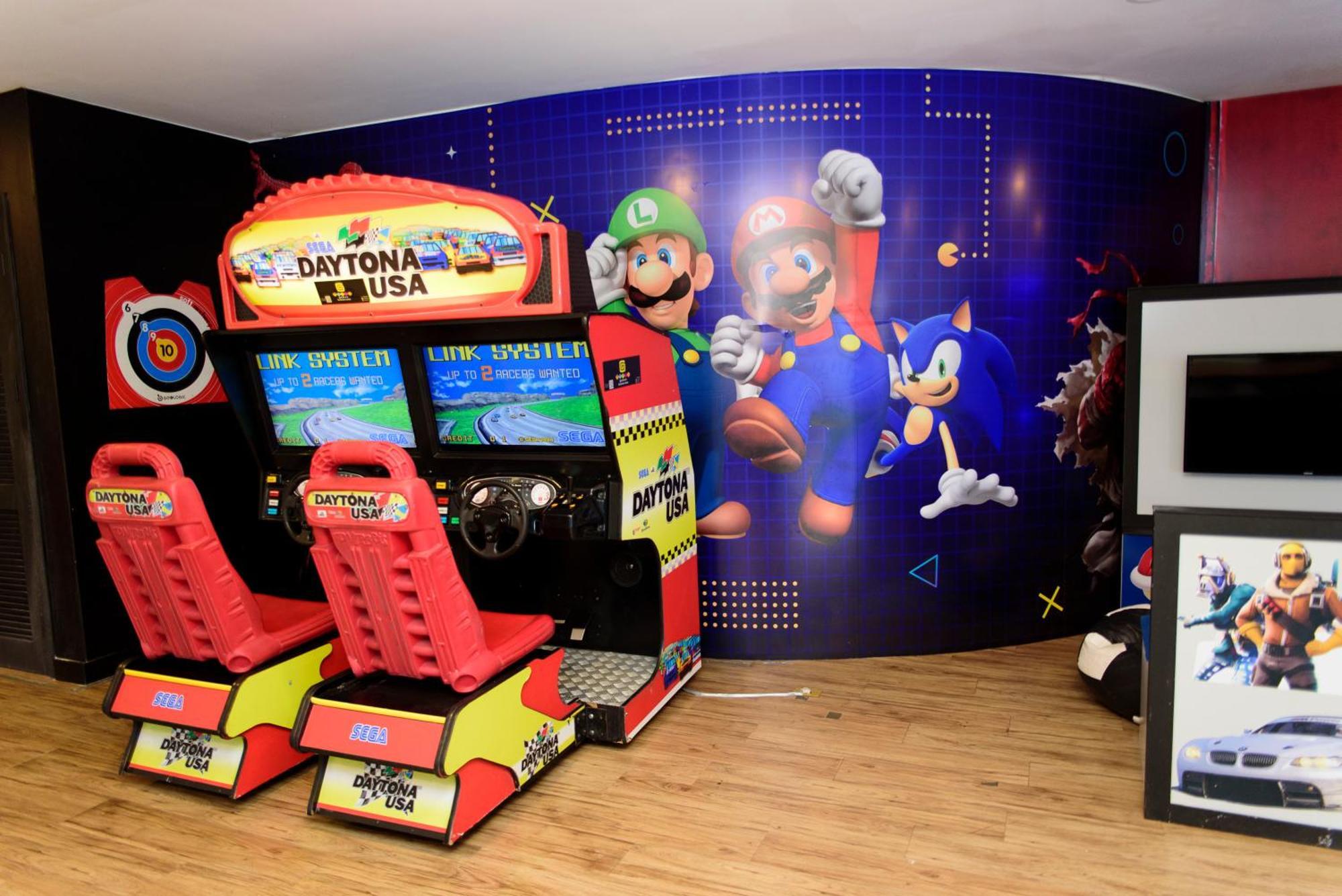 Отель Royal Tulip Brasilia Alvorada Экстерьер фото Mario Kart arcade game